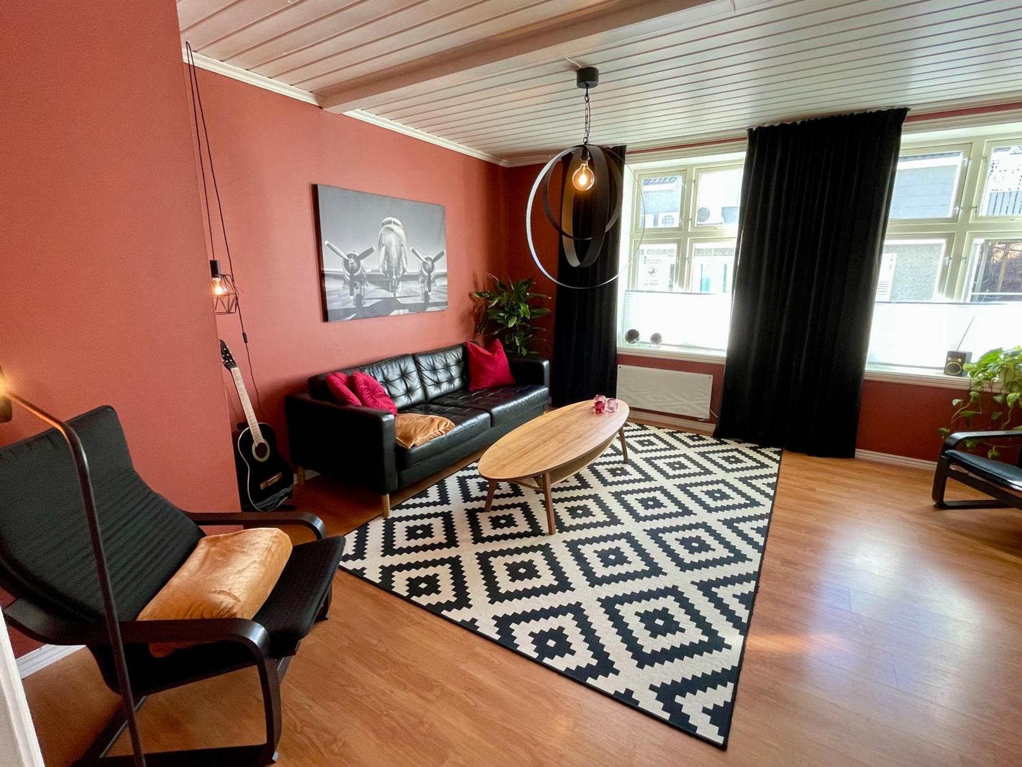 Sentral Og Fargerik Bygardsleilighet Halden Extérieur photo