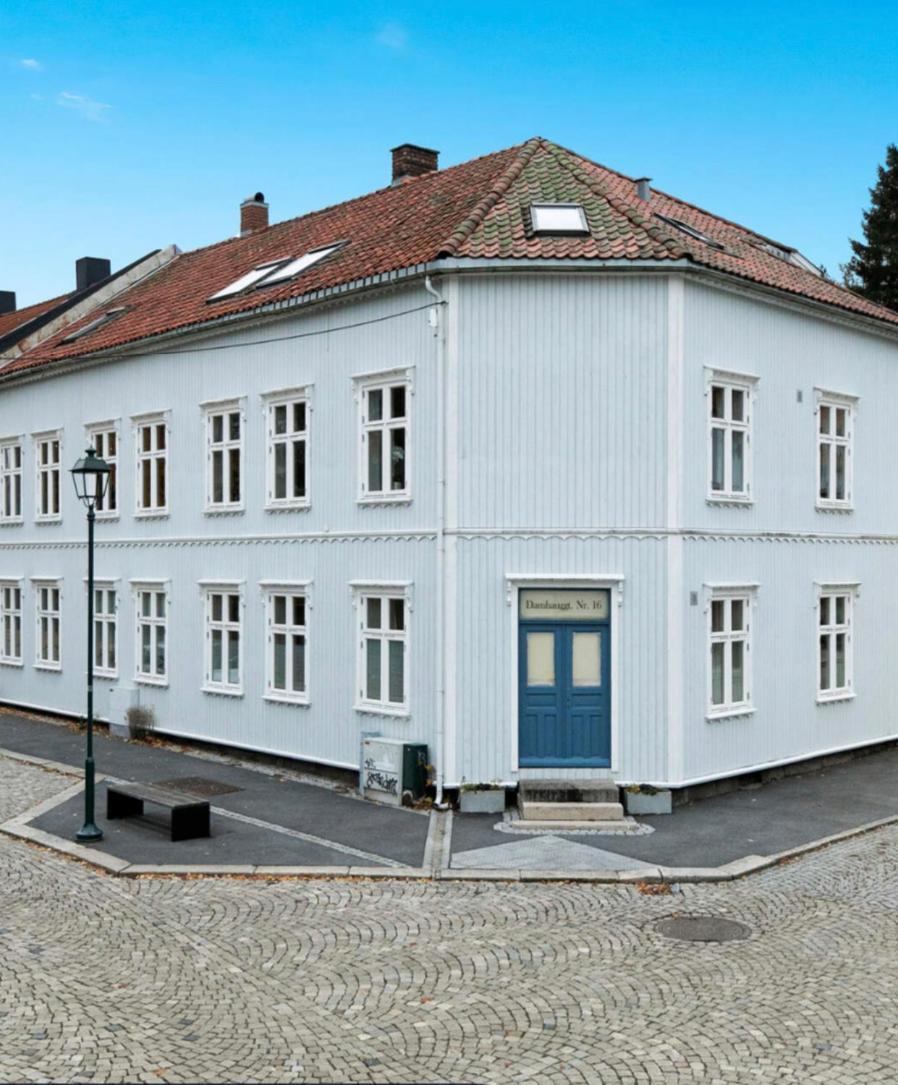 Sentral Og Fargerik Bygardsleilighet Halden Extérieur photo