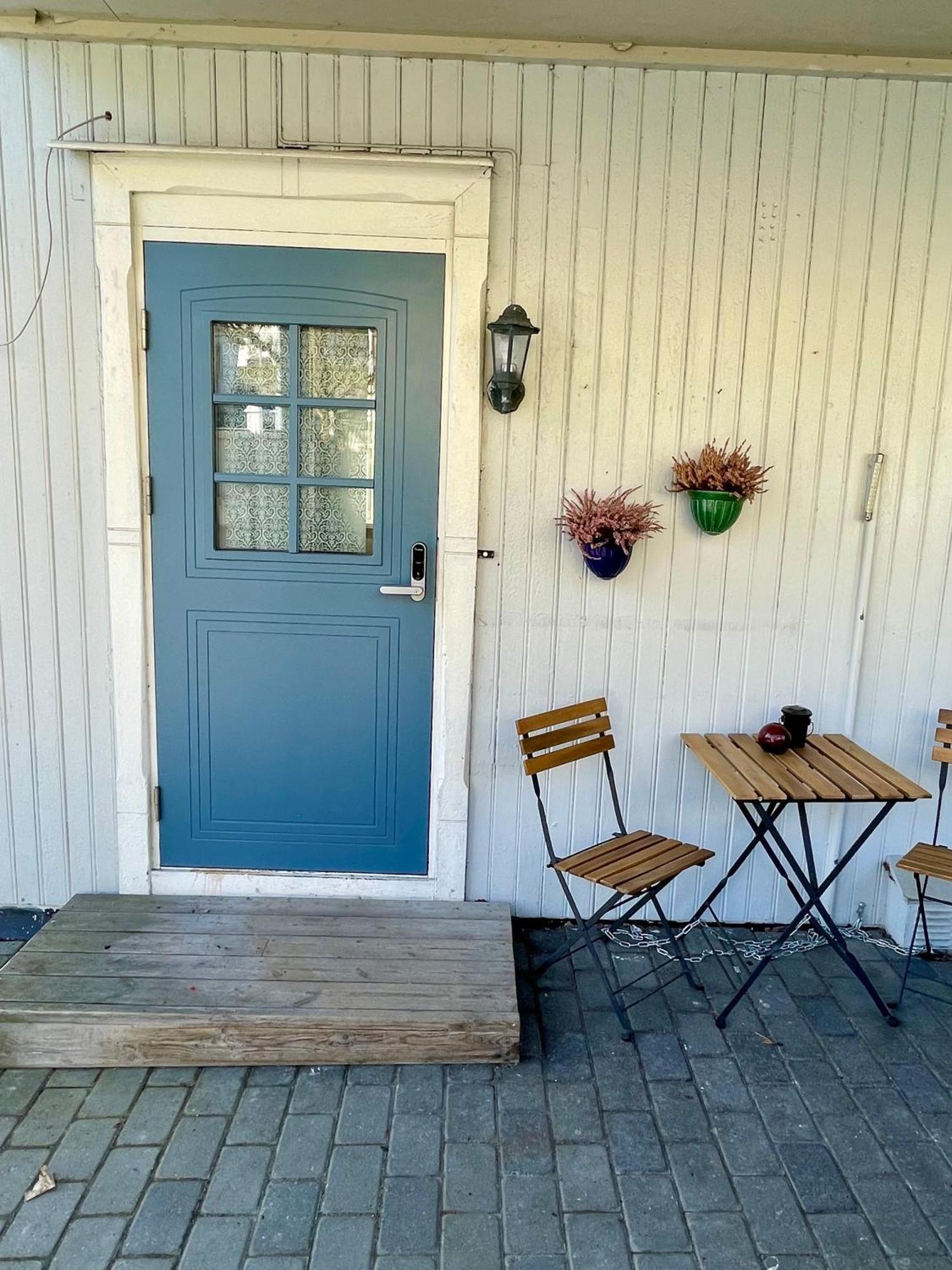 Sentral Og Fargerik Bygardsleilighet Halden Extérieur photo